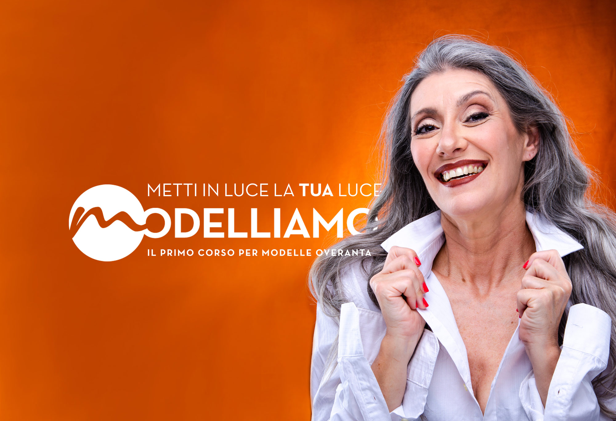 Hero image del corso Modelliamo con in primo piano Valeria Sechi davanti a un fondale arancione