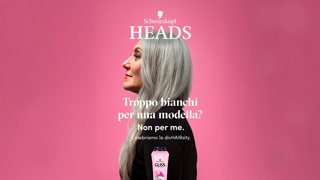 Poster con ritratto di profilo di Valeria Sechi per la campagna Celebriamo la HAIRdiversity del brand Schwarzkopf - Testa Nera