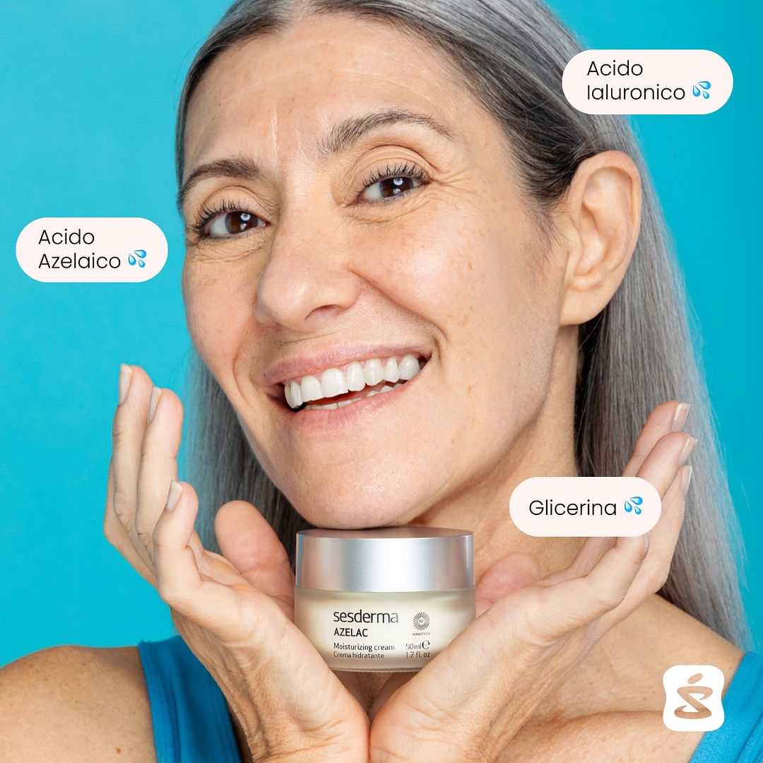 Valeria Sechi, modella dai capelli grigi, nella campagna SuperPharm Italia.