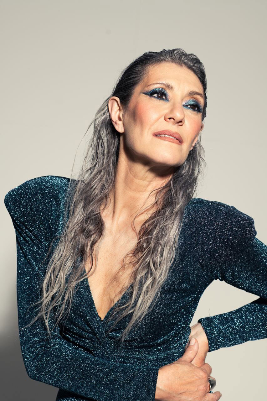 Grey hair model Valeria Sechi for Pharmacos' adv campaign.